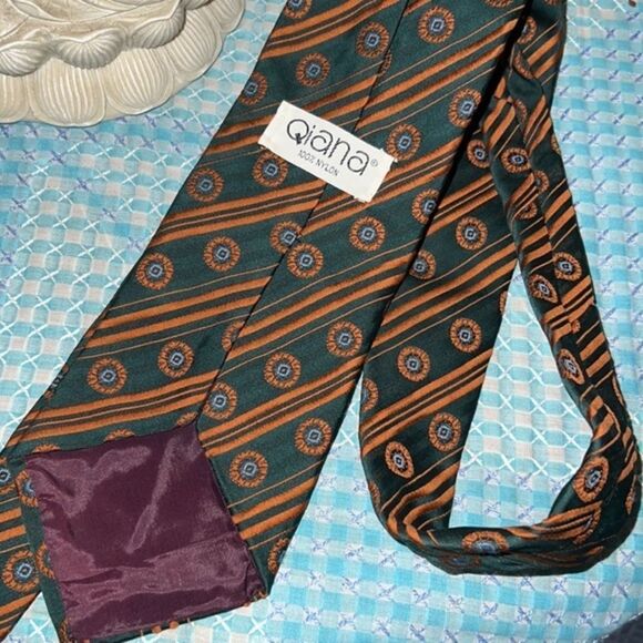 Mid century bronze and green men’s ties by Qiana for Montgomery Ward - Picture 4 of 5